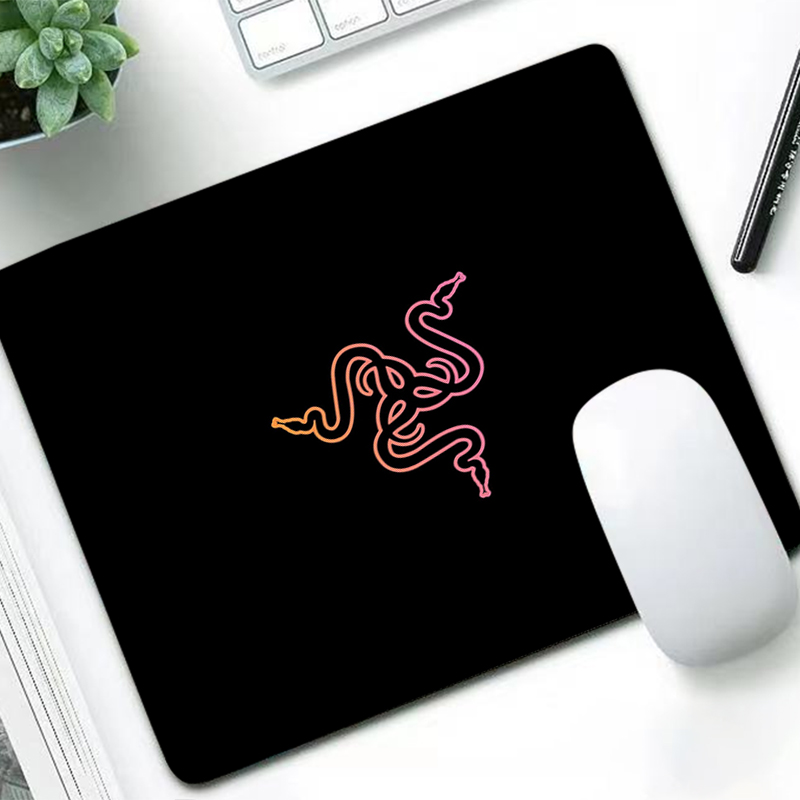 Razer Luxury Mouse Pad Anime G - Esports Gaming Mouse 评论和价格